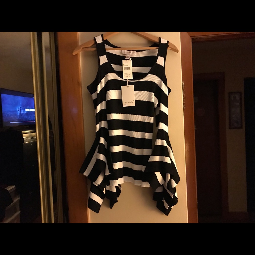 Scripted top - Picture 3 of 3